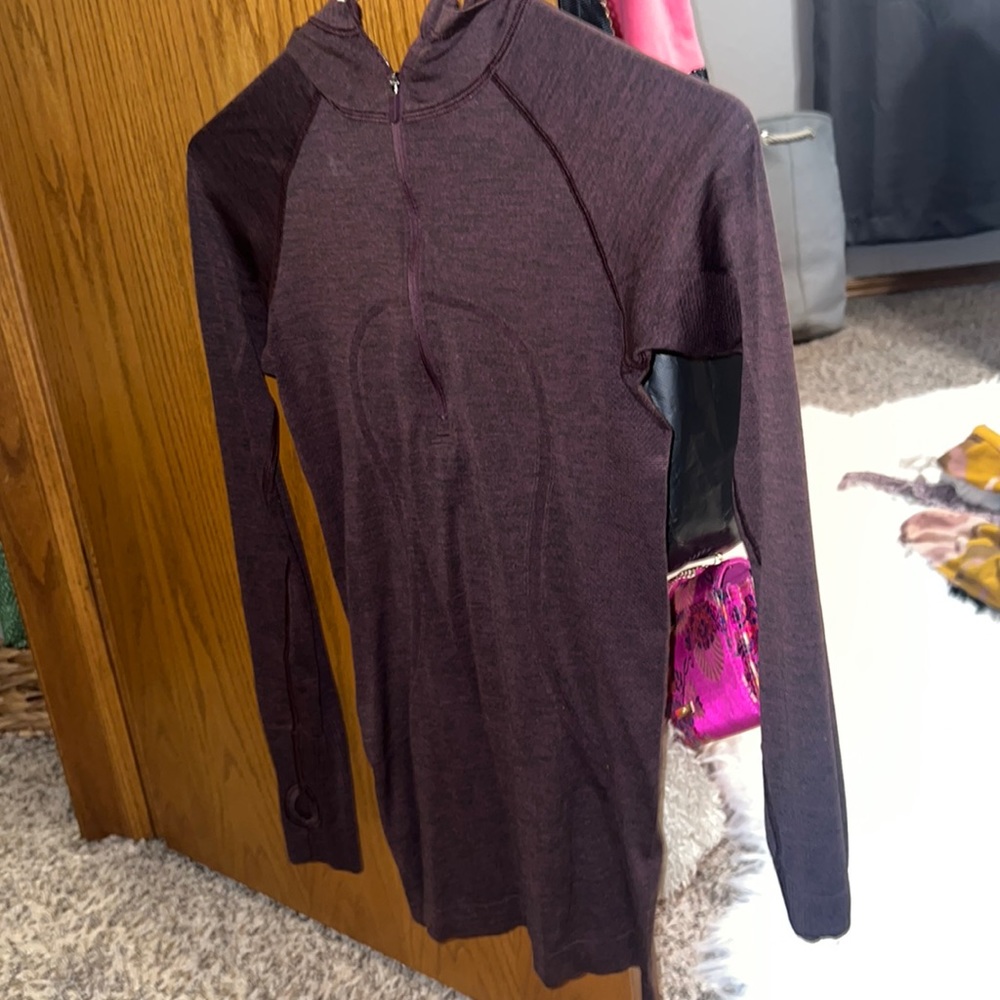 Good condition maroon lulu tight fitting long sleeve